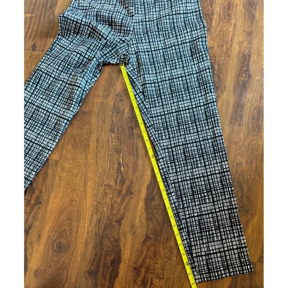 Krazy Larry Women's Pull On Skinny Ankle Pants 8 Black White Geometric Slimming - Picture 3 of 5